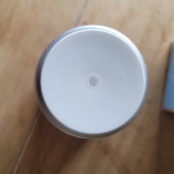 NEW IN BOX Kate Somerville Oil Free Moisturizer 1.7 FL OZ - Picture 3 of 3